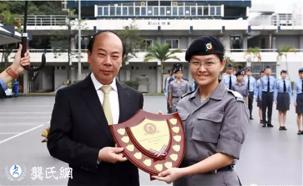 中国梦践行者丨香港航空青年团结业会操_龚俊龙检阅_李国荣陪同