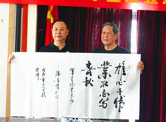 疆场真英雄商场亦豪杰 复转军人创业将军挂心间