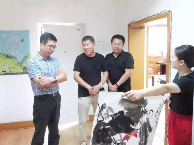 著名画家张晖向沈阳市文史研究馆捐赠国画作品