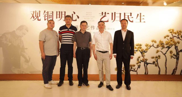 创造一个个“铜话”，非遗传承人朱军岷铜艺展在深举行