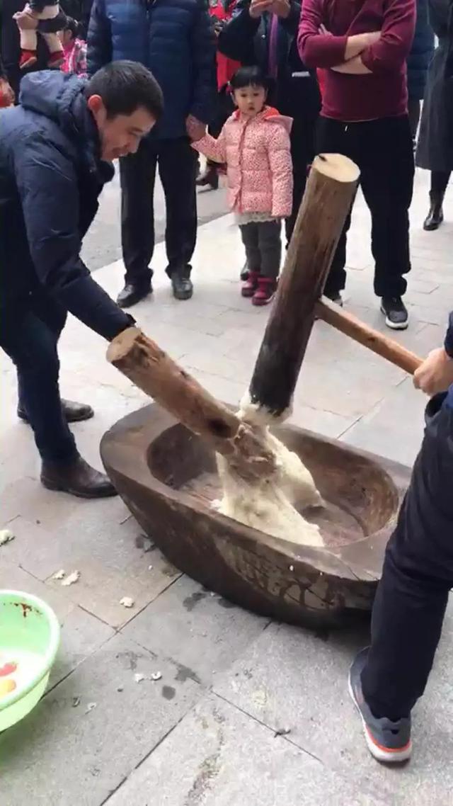 凯里嘉瑞广场小区举办首届“庖汤”新春团聚会